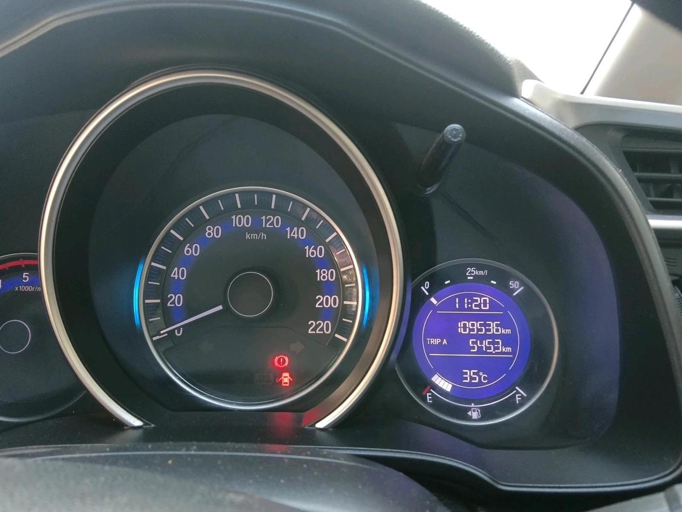 2018 Honda WR-V 1.5L I-DTEC VX MT, Diesel, Manual, 1,09,536 km, interior