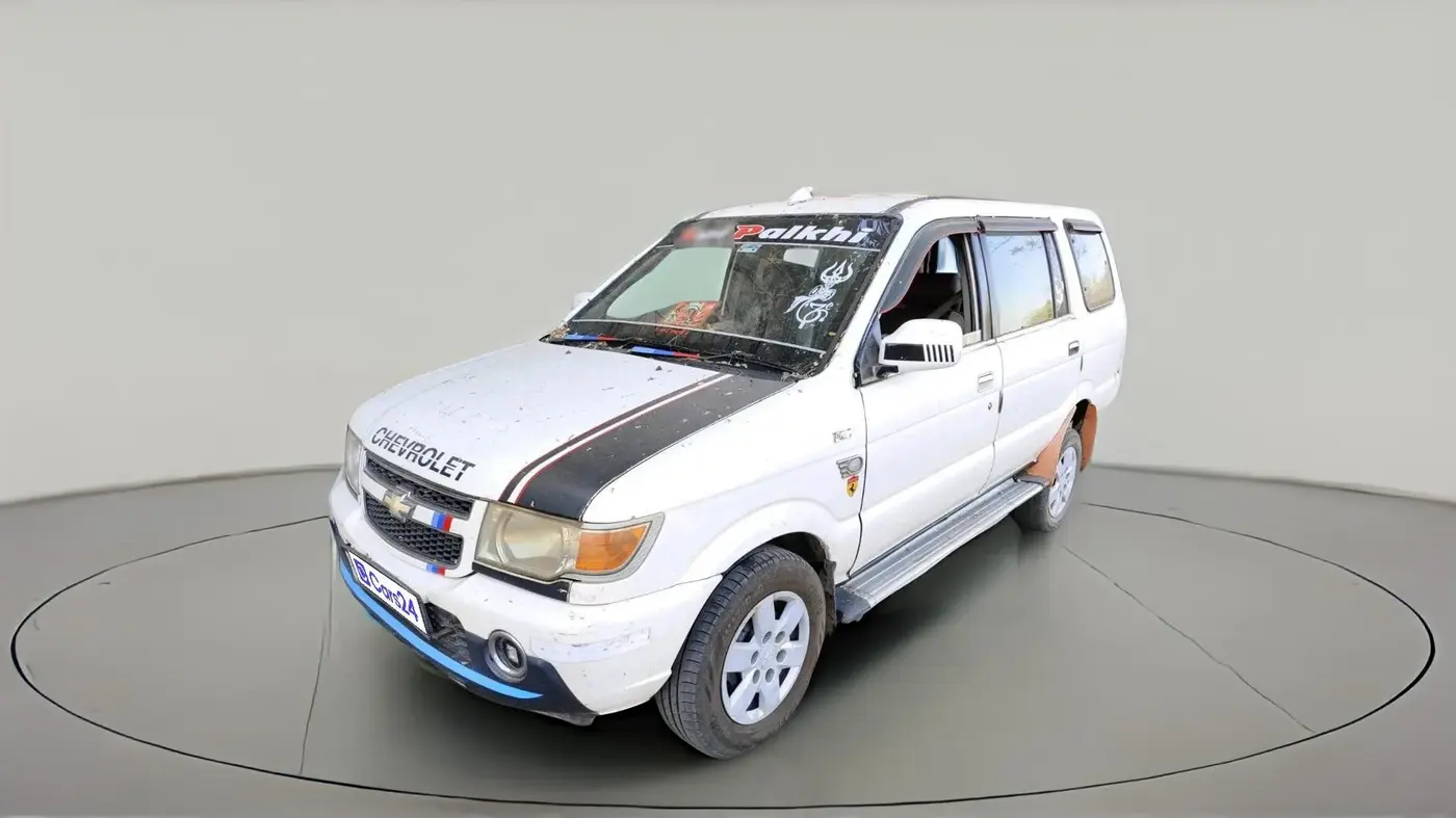 2013 Chevrolet Tavera NEO 3 LS 10 STR BS III, Diesel, Manual, 2,44,632 km, exterior