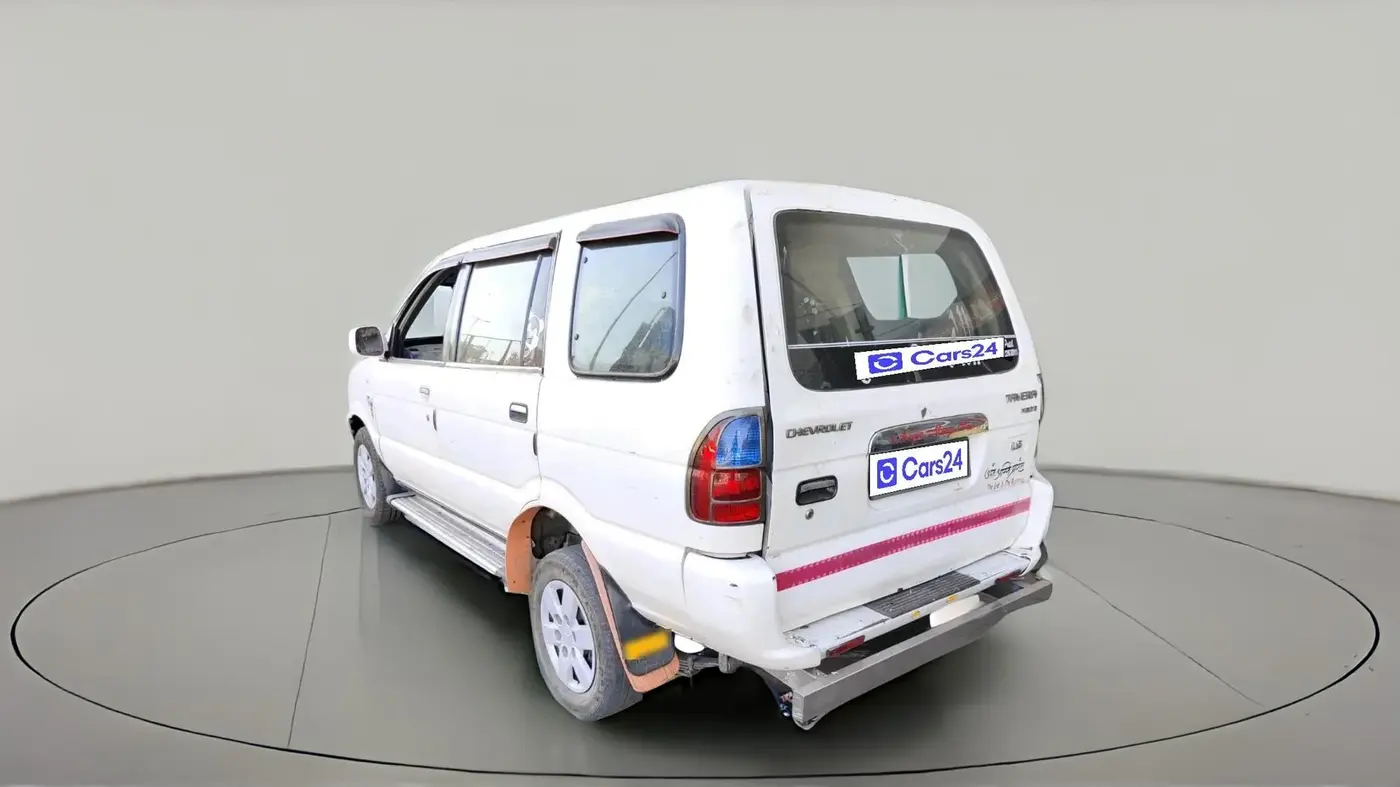 2013 Chevrolet Tavera NEO 3 LS 10 STR BS III, Diesel, Manual, 2,44,632 km, exterior