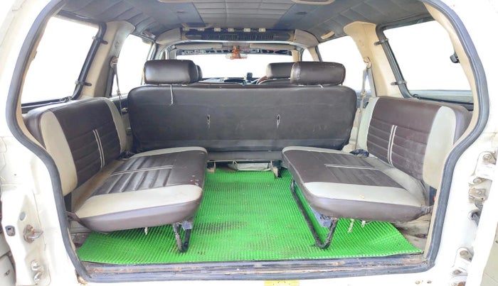 2013 Chevrolet Tavera NEO 3 LS 10 STR BS III, Diesel, Manual, 2,44,632 km, interior