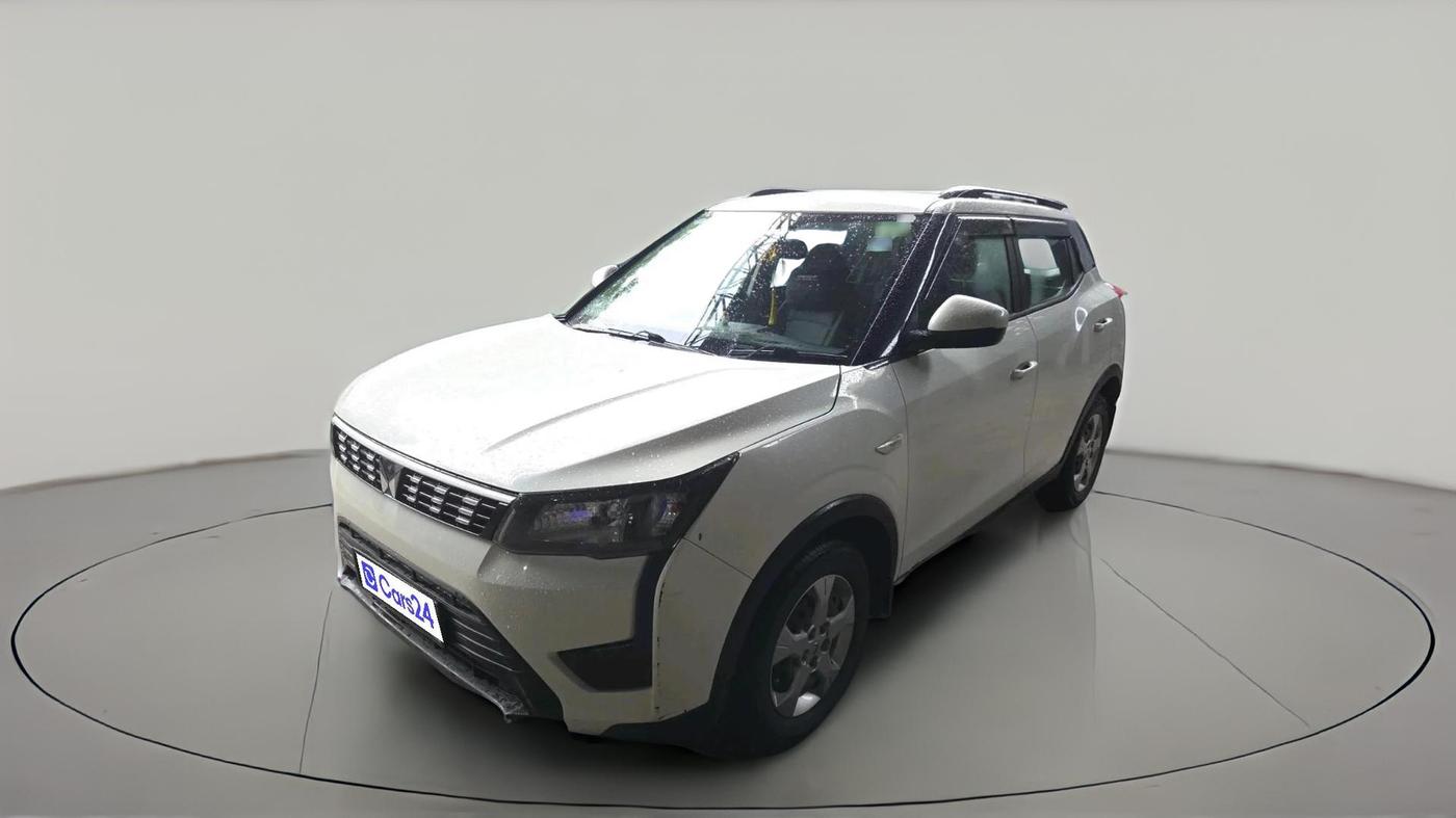 2022 Mahindra XUV300 W6 1.5 DIESEL AMT, Diesel, Automatic, 82,890 km, exterior