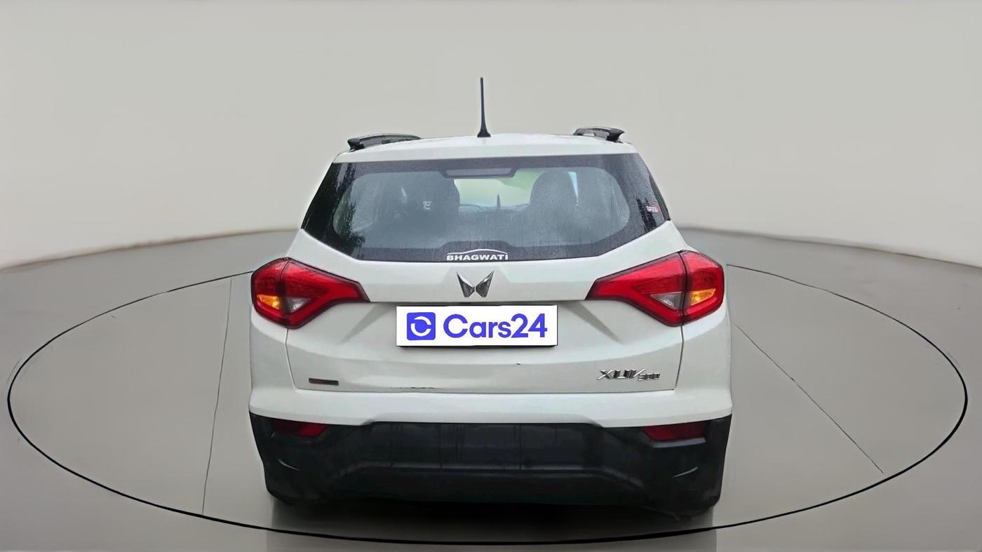 2022 Mahindra XUV300 W6 1.5 DIESEL AMT, Diesel, Automatic, 82,890 km, exterior