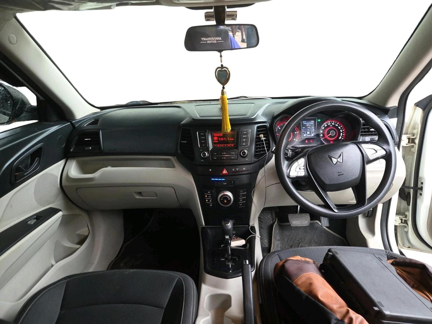 2022 Mahindra XUV300 W6 1.5 DIESEL AMT, Diesel, Automatic, 82,890 km, interior