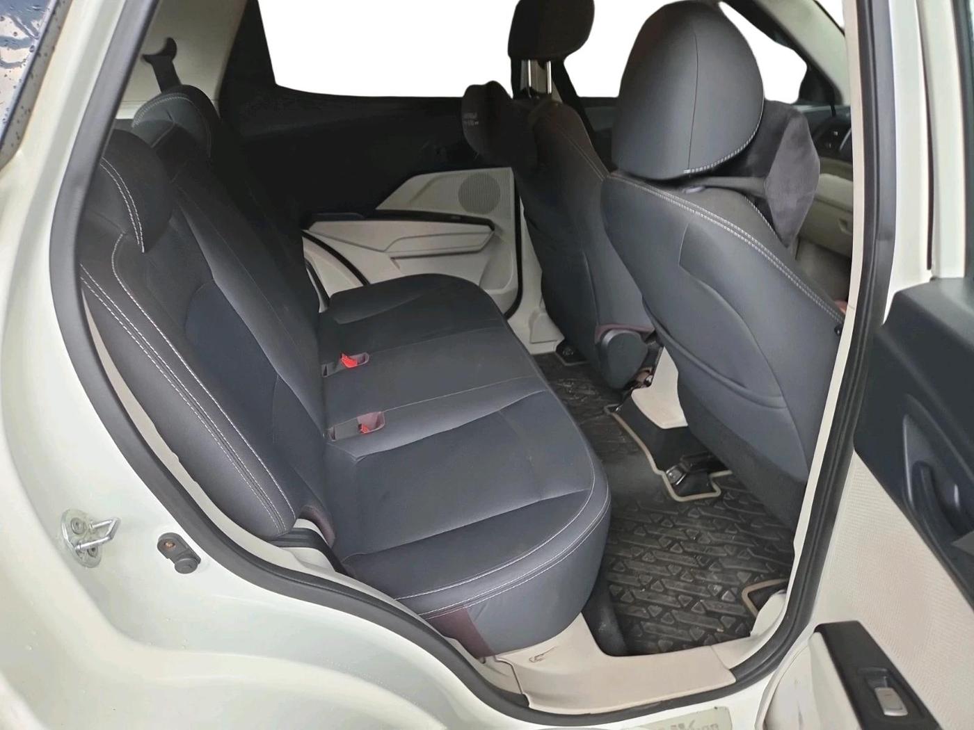 2022 Mahindra XUV300 W6 1.5 DIESEL AMT, Diesel, Automatic, 82,890 km, interior
