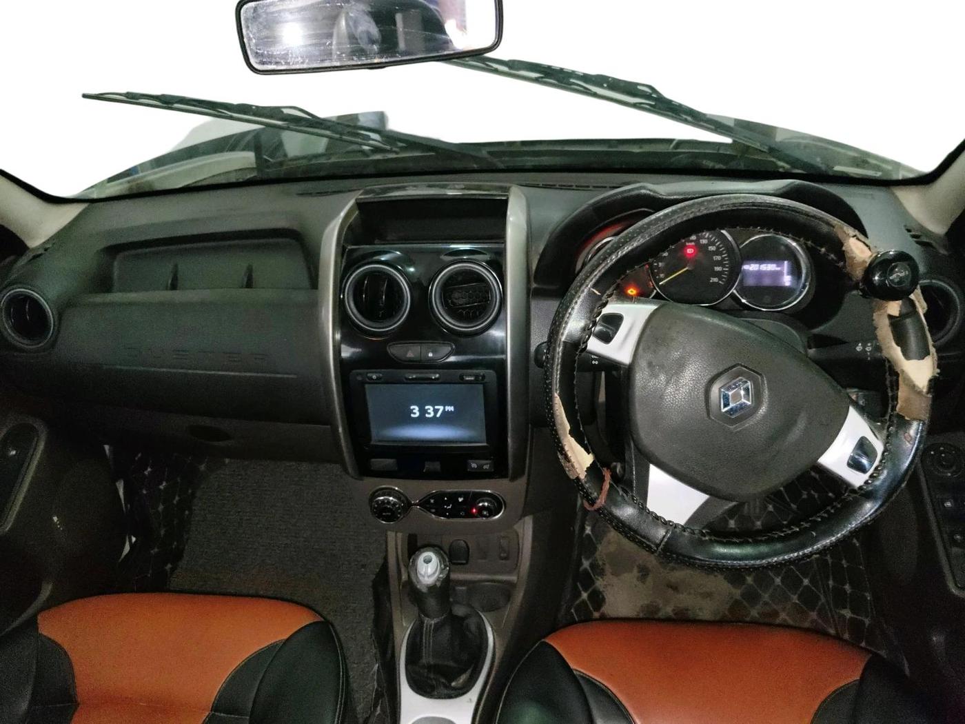 2017 Renault Duster 110 PS RXZ DIESEL, Diesel, Manual, 2,01,530 km, interior