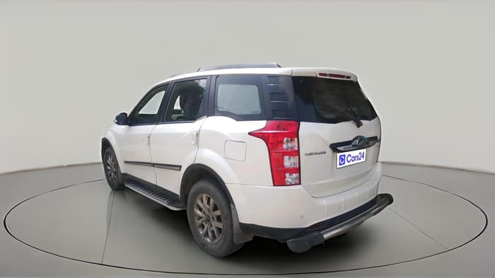 2016 Mahindra XUV500 W10, Diesel, Manual, 1,95,792 km, exterior