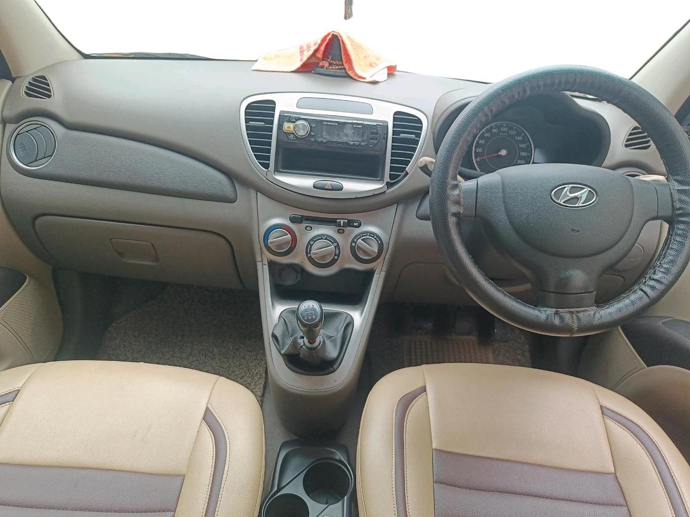 2012 Hyundai i10 MAGNA 1.1, Petrol, Manual, 1,37,150 km, interior