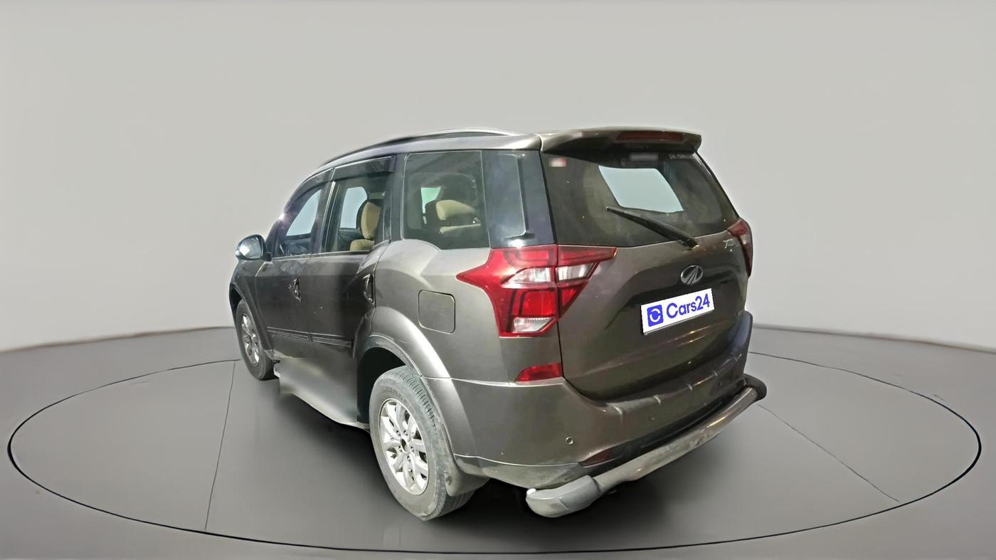 2019 Mahindra XUV500 W9, Diesel, Manual, 1,49,580 km, exterior