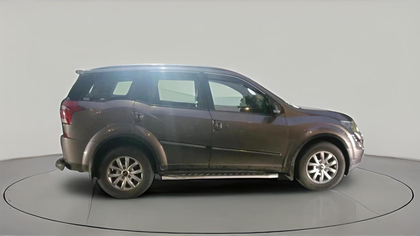 2019 Mahindra XUV500 W9, Diesel, Manual, 1,49,580 km, exterior