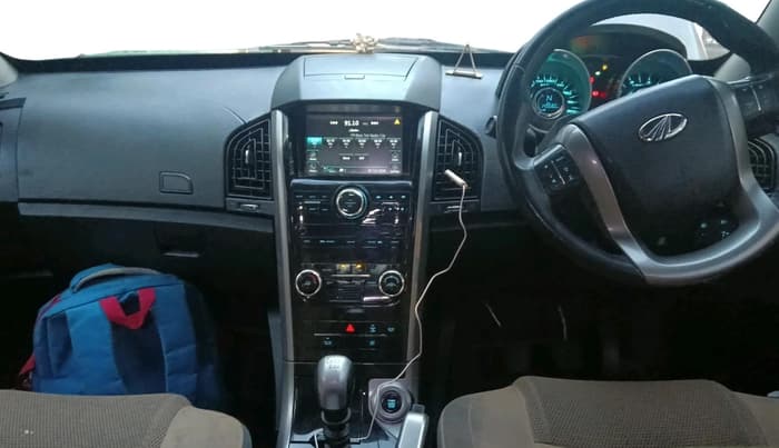 2019 Mahindra XUV500 W9, Diesel, Manual, 1,49,580 km, interior