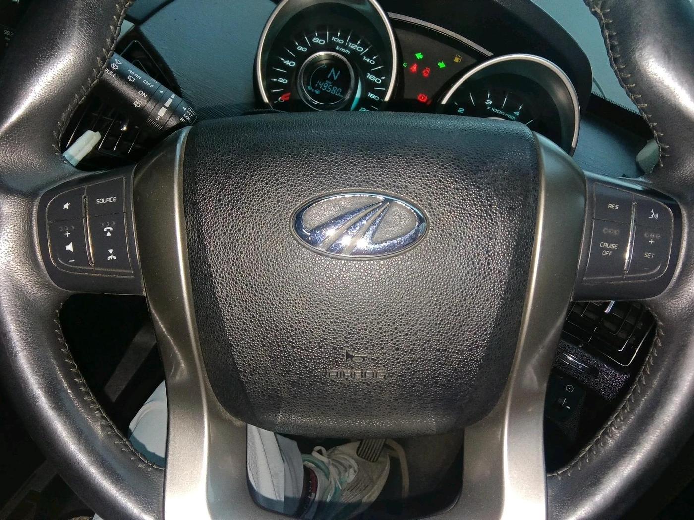 2019 Mahindra XUV500 W9, Diesel, Manual, 1,49,580 km, interior