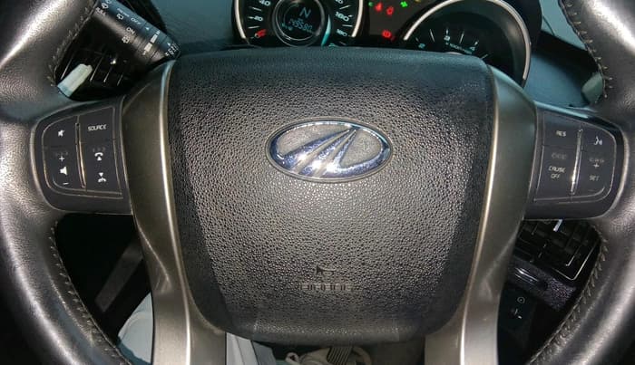 2019 Mahindra XUV500 W9, Diesel, Manual, 1,49,580 km, interior