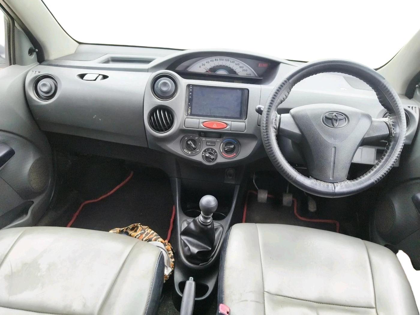 2012 Toyota Etios Liva GD, Diesel, Manual, 2,89,108 km, interior