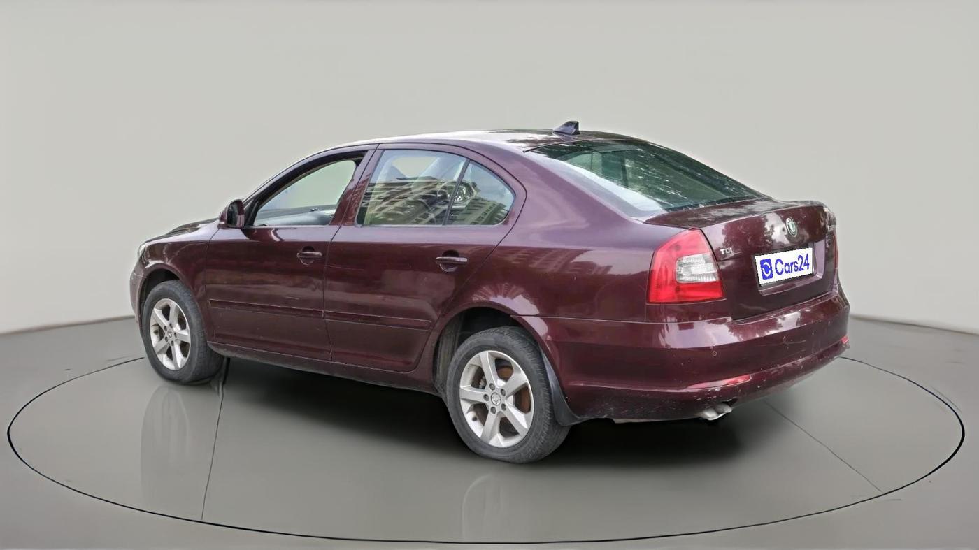 2012 Skoda Laura ELEGANCE 2.0 TDI CR MT, Diesel, Manual, 91,145 km, exterior