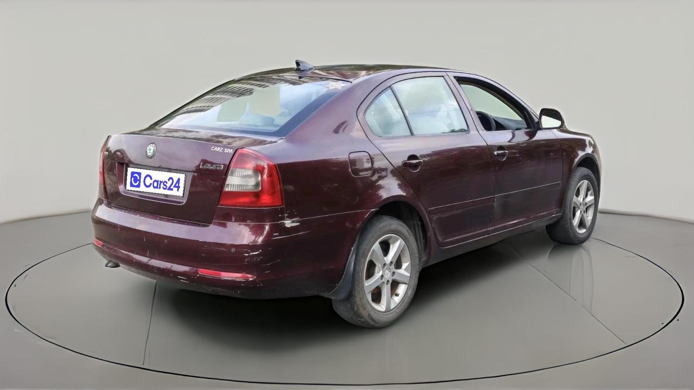 2012 Skoda Laura ELEGANCE 2.0 TDI CR MT, Diesel, Manual, 91,145 km, exterior