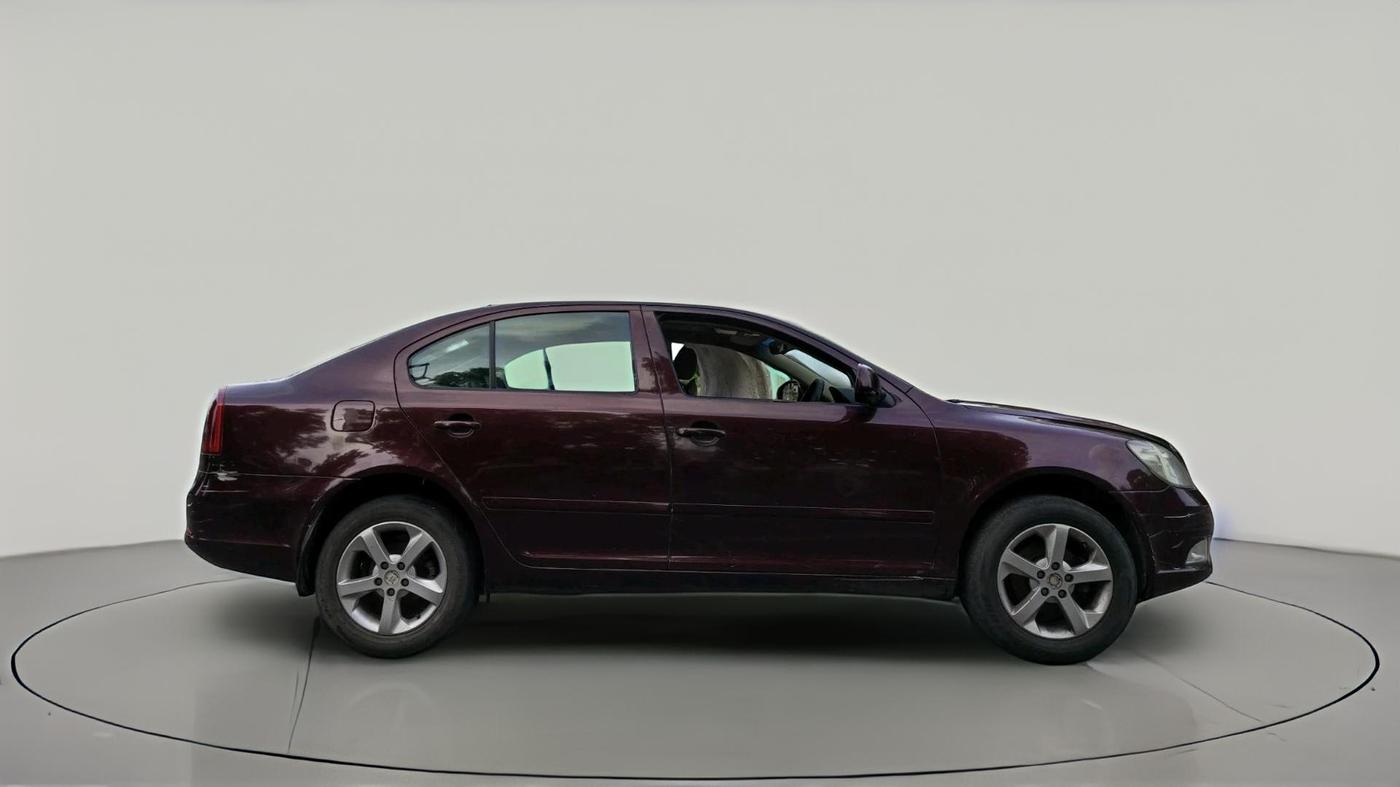 2012 Skoda Laura ELEGANCE 2.0 TDI CR MT, Diesel, Manual, 91,145 km, exterior