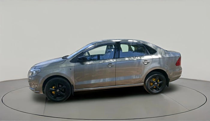 2013 Skoda Rapid ELEGANCE 1.6 TDI CR MT, Diesel, Manual, 1,41,571 km, exterior