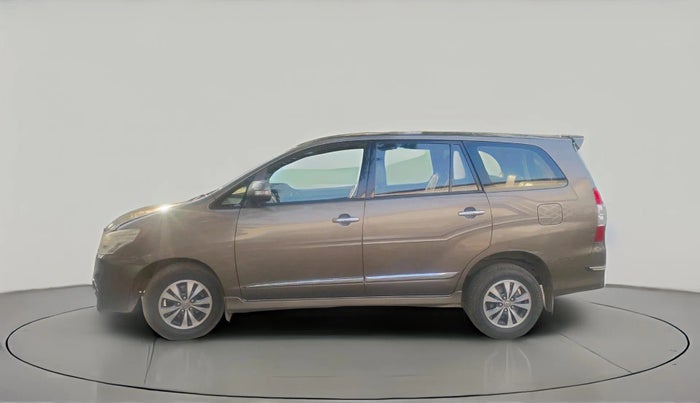 2015 Toyota Innova 2.5 ZX 7 STR, Diesel, Manual, 1,42,631 km, exterior