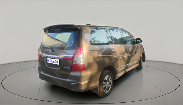 2015 Toyota Innova 2.5 ZX 7 STR, Diesel, Manual, 1,42,631 km, exterior