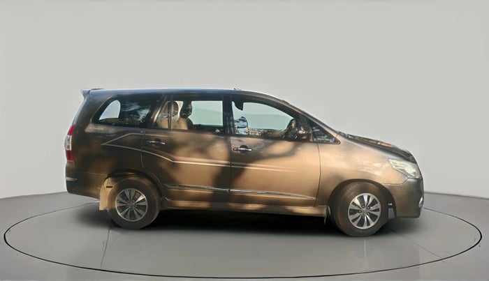 2015 Toyota Innova 2.5 ZX 7 STR, Diesel, Manual, 1,42,631 km, exterior