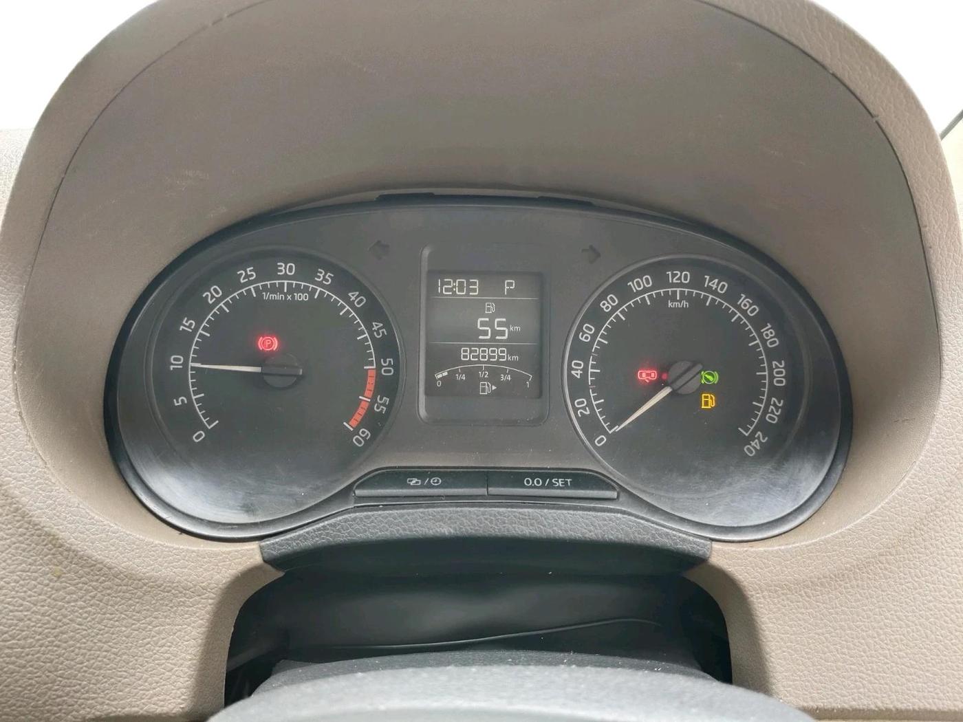 2015 Skoda Rapid 1.5 TDI CR ELEGANCE PLUS AT, Diesel, Automatic, 82,889 km, interior