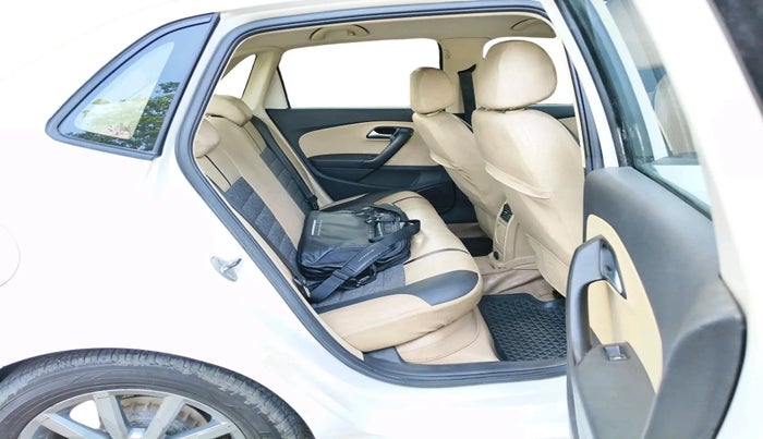 2019 Volkswagen Ameo HIGHLINE PLUS 1.0L 16 ALLOY, CNG, Manual, 1,17,549 km, interior