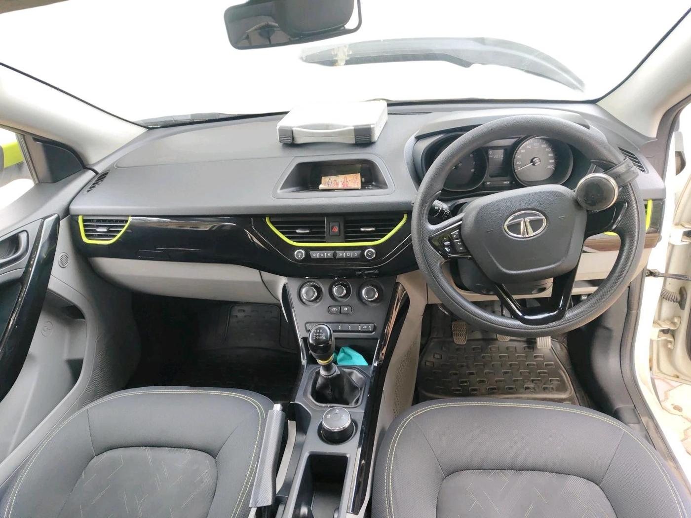 2018 Tata NEXON KRAZ MT PETROL, Petrol, Manual, 20,116 km, interior