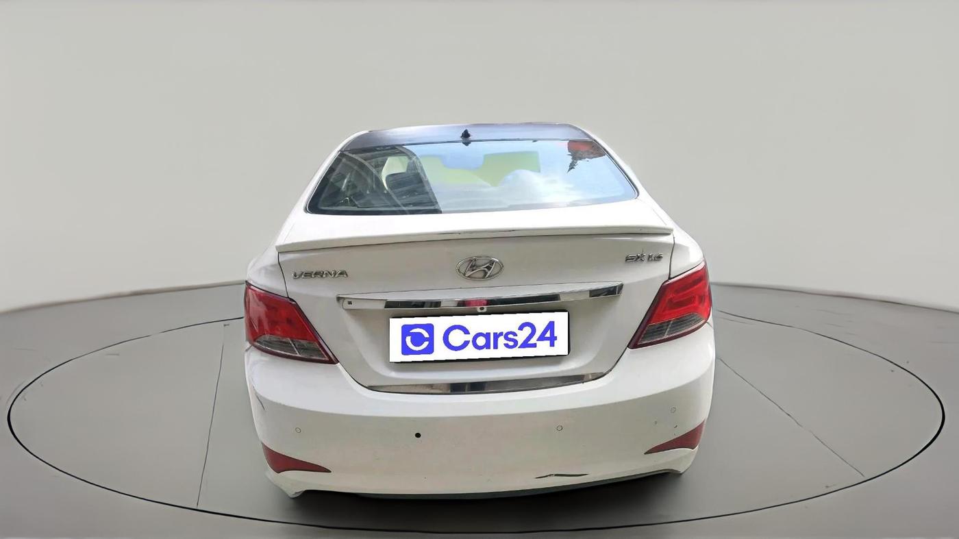 2015 Hyundai Verna FLUIDIC 1.6 CRDI SX AT, Diesel, Automatic, 1,03,000 km, exterior