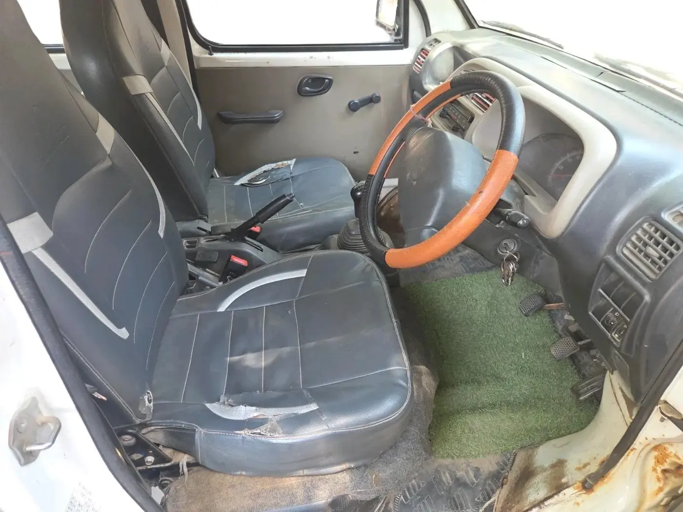 2016 Maruti Eeco 7 STR, Petrol, Manual, 1,70,336 km, interior