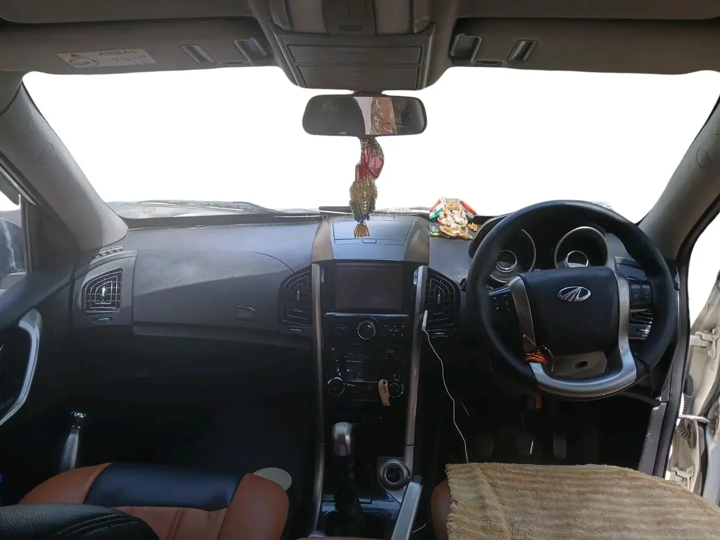 2019 Mahindra XUV500 W7, Diesel, Manual, 83,559 km, interior