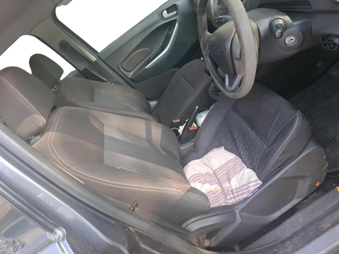 2015 Ford New Figo TREND 1.5L DIESEL, Diesel, Manual, 1,19,473 km, interior