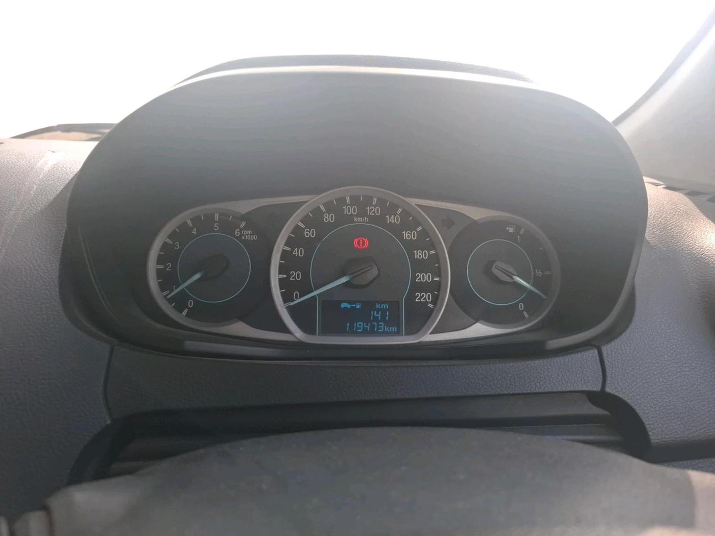 2015 Ford New Figo TREND 1.5L DIESEL, Diesel, Manual, 1,19,473 km, interior
