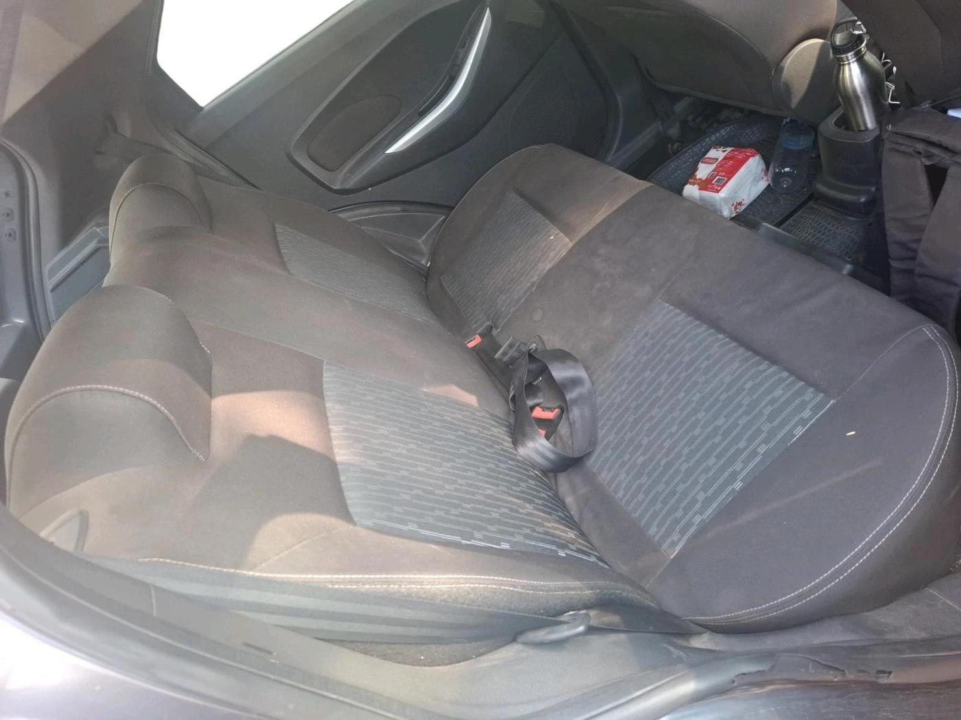 2015 Ford New Figo TREND 1.5L DIESEL, Diesel, Manual, 1,19,473 km, interior