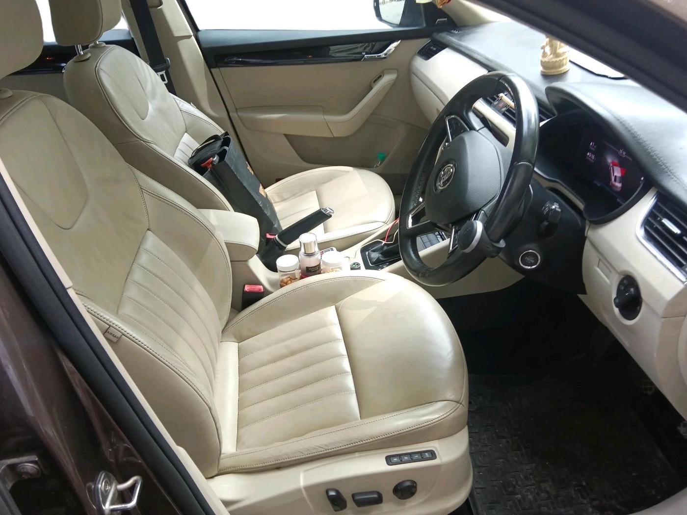 2019 Skoda Octavia 2.0 TDI L&K AT, Diesel, Automatic, 42,812 km, interior