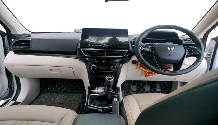 2024 Mahindra XUV 3XO AX5 1.5 Turbo Diesel, Diesel, Manual, 17,039 km, interior