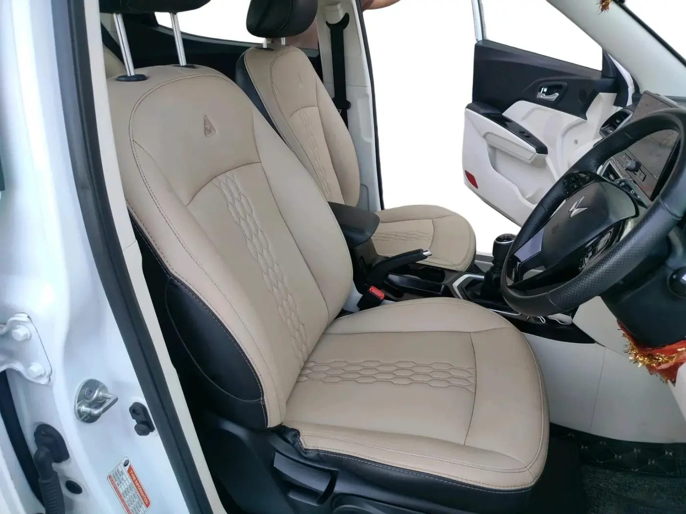 2024 Mahindra XUV 3XO AX5 1.5 Turbo Diesel, Diesel, Manual, 17,039 km, interior