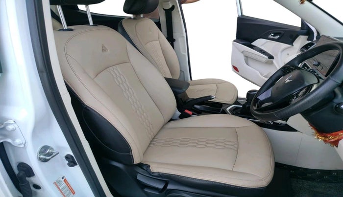 2024 Mahindra XUV 3XO AX5 1.5 Turbo Diesel, Diesel, Manual, 17,039 km, interior