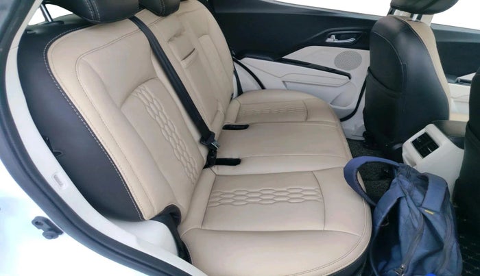 2024 Mahindra XUV 3XO AX5 1.5 Turbo Diesel, Diesel, Manual, 17,039 km, interior