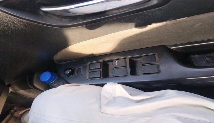 2015 Maruti Swift VDI, Diesel, Manual, 1,04,447 km, interior