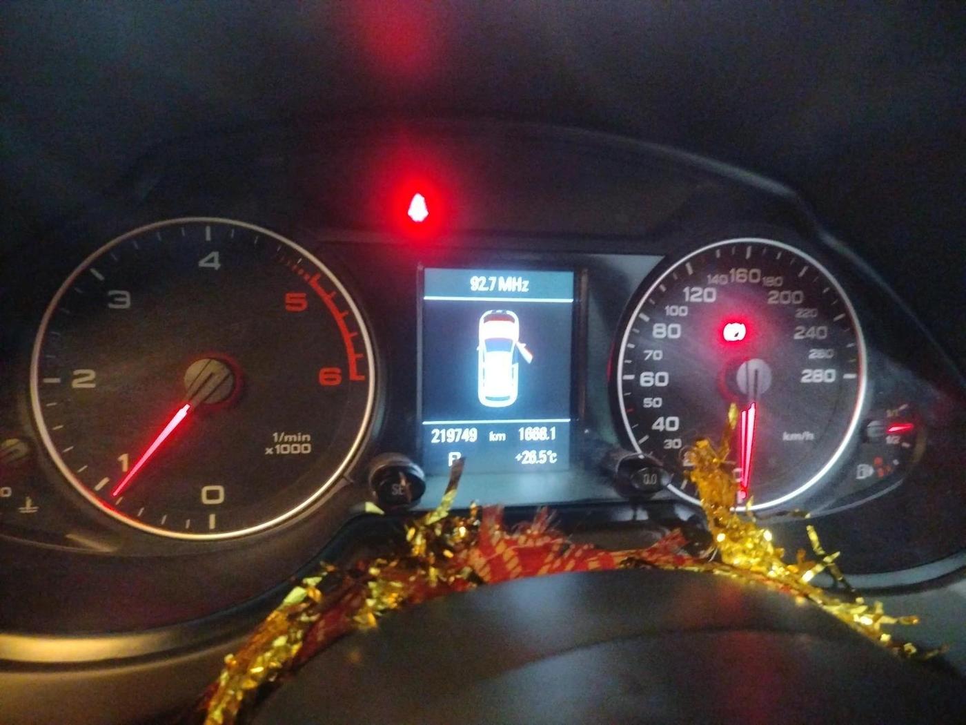 2012 Audi Q5 2.0 TDI QUATTRO, Diesel, Automatic, 2,19,749 km, interior