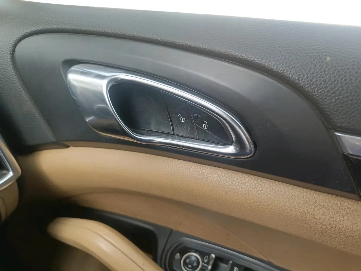 2014 Porsche Cayenne DIESEL, Diesel, Automatic, 1,38,400 km, interior