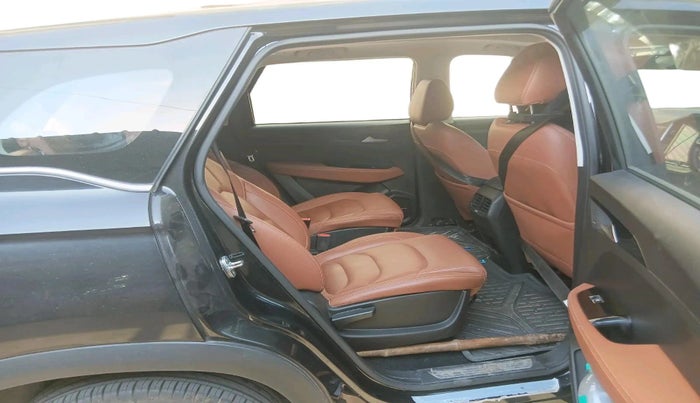 2023 MG HECTOR PLUS SHARP 2.0 DIESEL TURBO MT 6-STR, Diesel, Manual, 35,859 km, interior