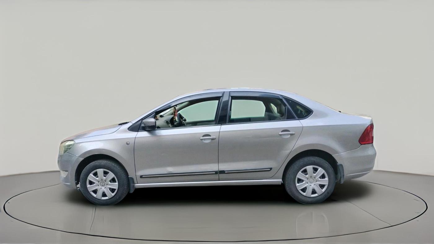 2012 Skoda Rapid AMBITION 1.6 TDI CR MT, Diesel, Manual, 1,34,829 km, exterior