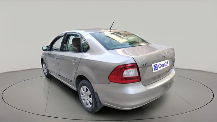 2012 Skoda Rapid AMBITION 1.6 TDI CR MT, Diesel, Manual, 1,34,829 km, exterior