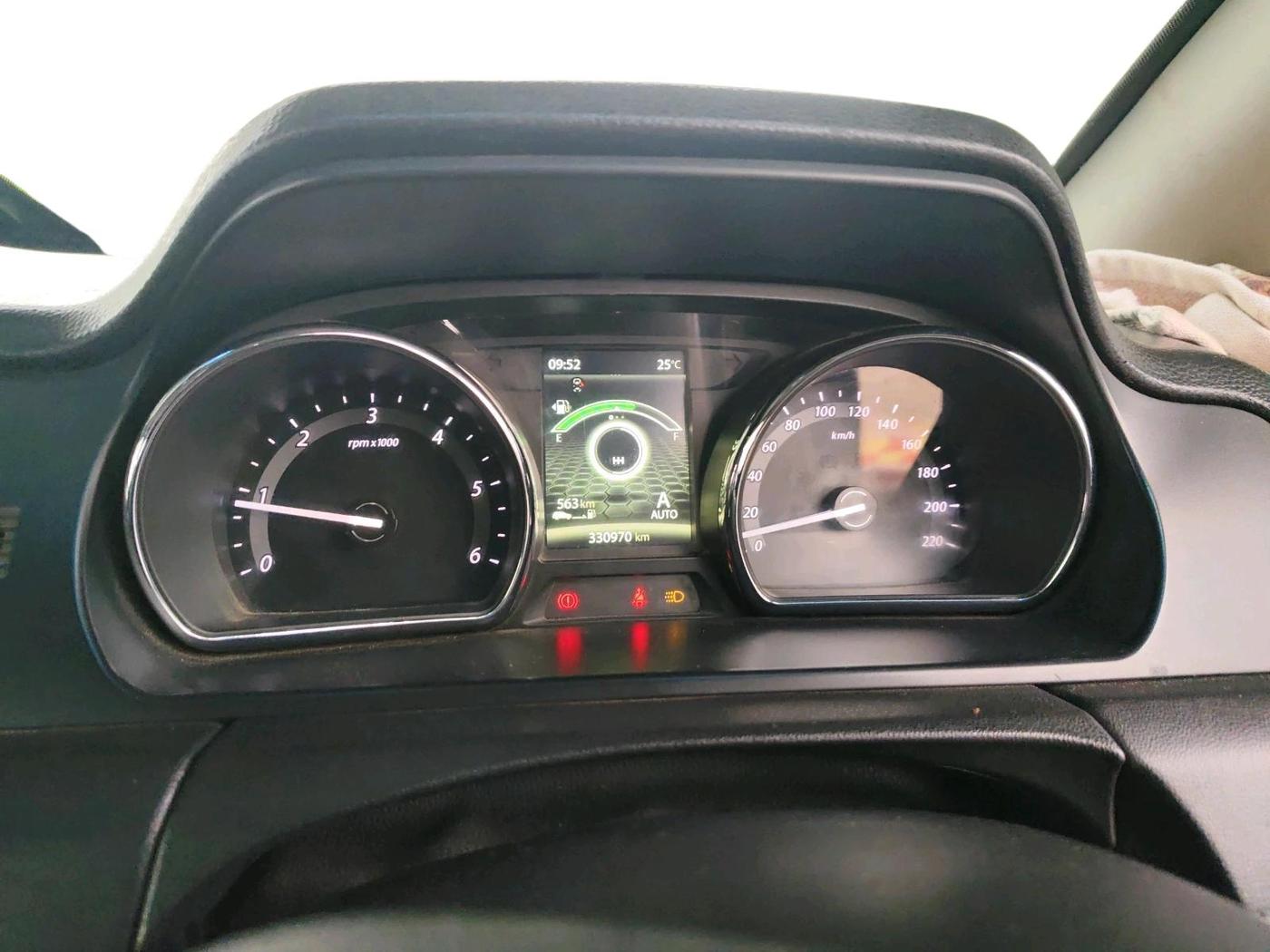 2017 Tata Hexa XT 4X2 7 STR, Diesel, Manual, 3,30,970 km, interior