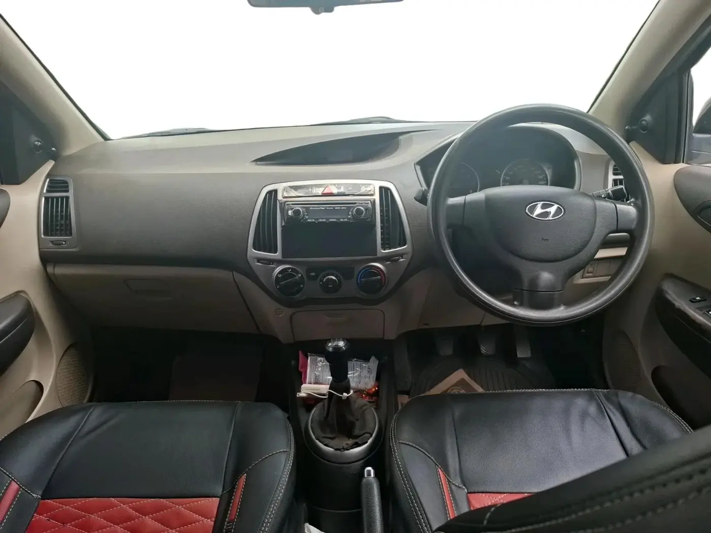2012 Hyundai i20 MAGNA 1.2, Petrol, Manual, 1,56,808 km, interior
