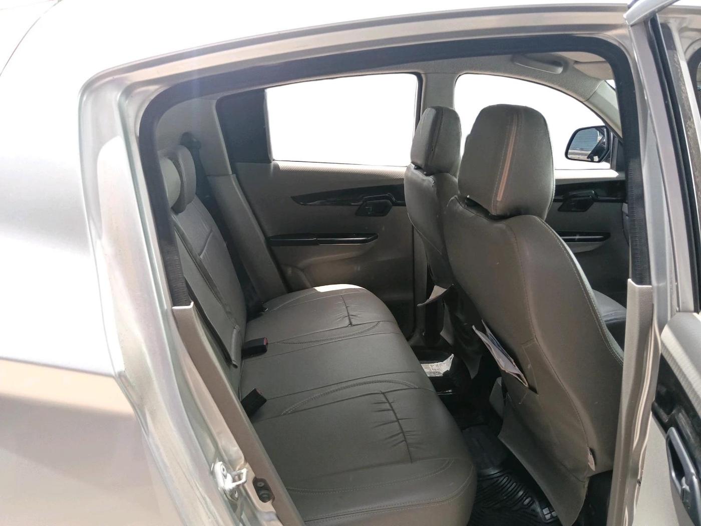 2016 Mahindra Kuv100 K8 D 5 STR, Diesel, Manual, 58,883 km, interior