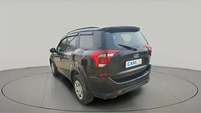 2019 Mahindra XUV500 W7, Diesel, Manual, 1,40,688 km, exterior