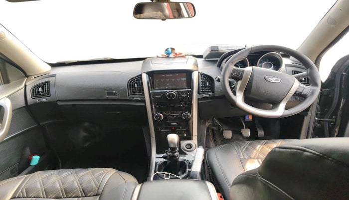 2019 Mahindra XUV500 W7, Diesel, Manual, 1,40,688 km, interior