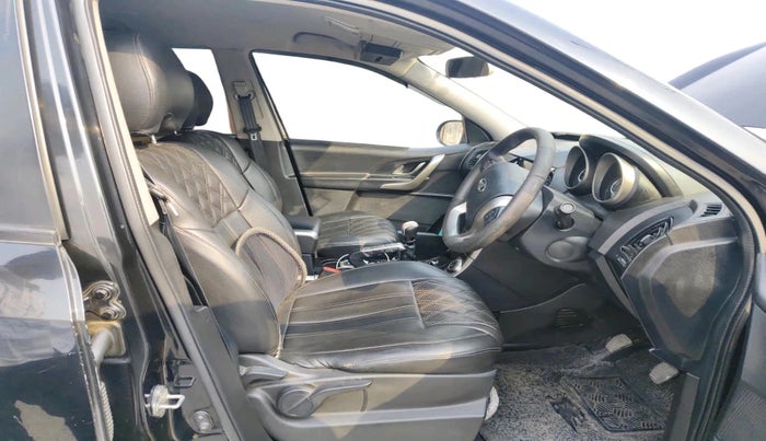 2019 Mahindra XUV500 W7, Diesel, Manual, 1,40,688 km, interior